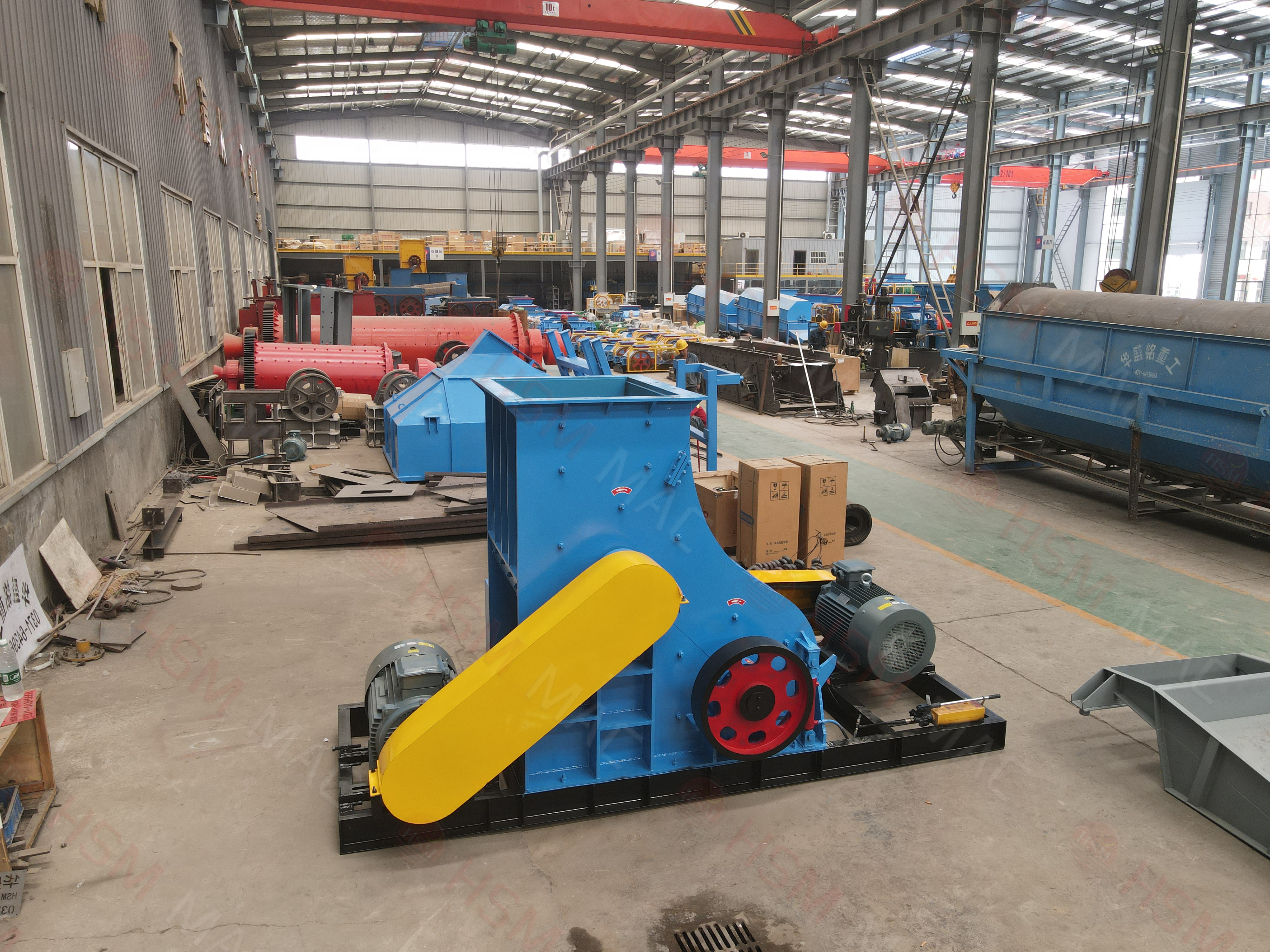 時(shí)產(chǎn)30噸小型濕料粉碎機(jī)多少錢一臺(tái)？